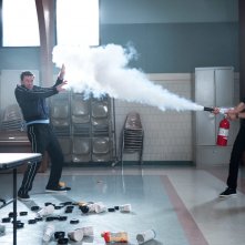 Prendimi!: Jeremy Renner e Jon Hamm in una scena del film