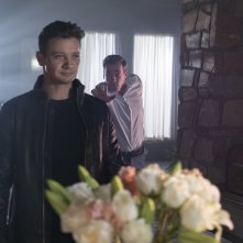 Prendimi!: Jeremy Renner e Jon Hamm in un momento del film