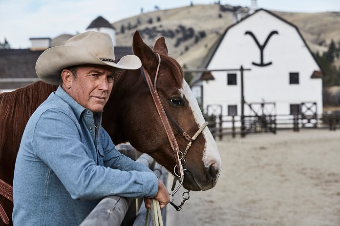 Kevin Costner a cavallo in Yellowstone