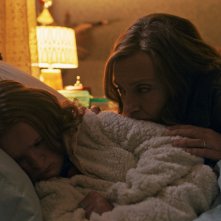 Hereditary: Toni Collette e Milly Shapiro in una scena del film