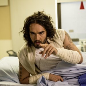 Io, Dio e Bin Laden: Russell Brand in una scena del film