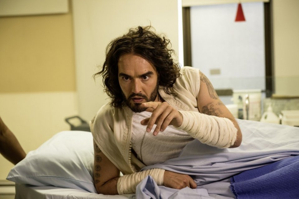Io, Dio e Bin Laden: Russell Brand in una scena del film