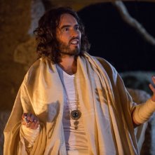 Io, Dio e Bin Laden: Russell Brand in un momento del film