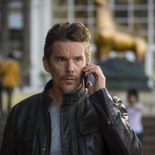 Le ultime 24 ore: Ethan Hawke in una scena del film