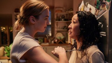 Killing Eve: Sandra Oh e Jodie Comer nell'episodio I Have a Thing About Bathrooms