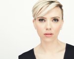 Scarlett Johansson, parla un ex-Scientology: 'fu esaminata per una relazione con Tom Cruise'
