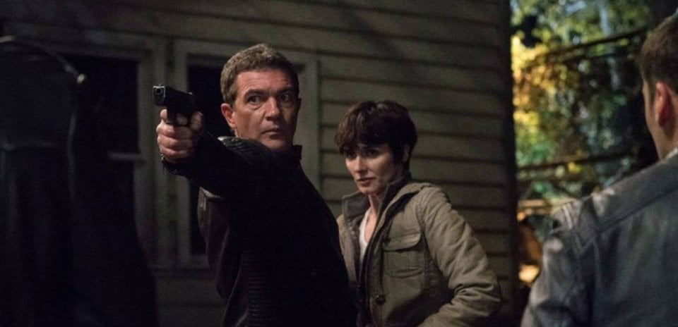 Antonio Banderas in una scena di Act of Vengeance