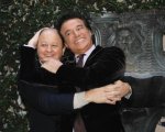 Boldi e De Sica 'Amici come prima' (e in drag) nella prima foto del film