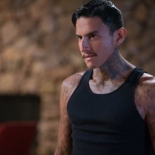 Breaking In: Richard Cabral in un momento del film