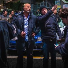 Skyscraper: Dwayne Johnson e il regista Rawson Marshall Thurber in una scena del film