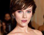 Scarlett Johannson e i ragazzi tailandesi: tormentoni e battute sui social