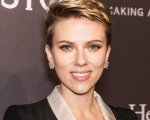 Scarlett Johannson rinuncia al ruolo transgender in Rub & Tug