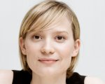 Blackbird: Mia Wasikowska  affianca Diane Keaton e Kate Winslet