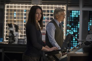 Ant-Man and the Wasp: Evangeline Lilly e Michael Douglas in una scena del film