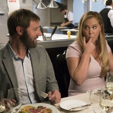 Come ti divento bella: Rory Scovel e Amy Schumer in una scena del film