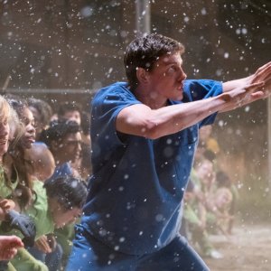 Darkest Minds: Harris Dickinson in una scena del film