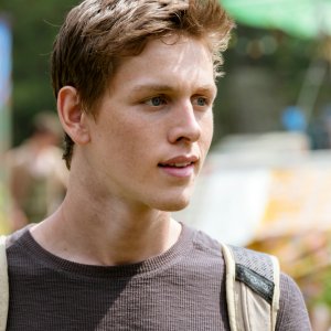 Darkest Minds: Harris Dickinson in un momento del film