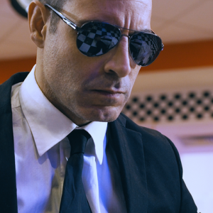 Fino all'inferno: Michael Segal in una scena del film