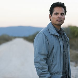 Narcos: Messico, una foto di Michael Peña