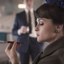 The Crown 3: Helena Bonham Carter in una scena della serie