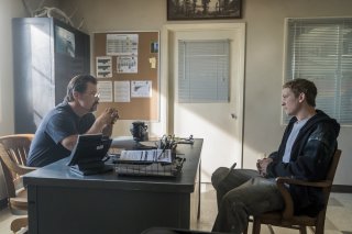 Fire Squad - Incubo di fuoco: Josh Brolin e Miles Teller in una scena del film