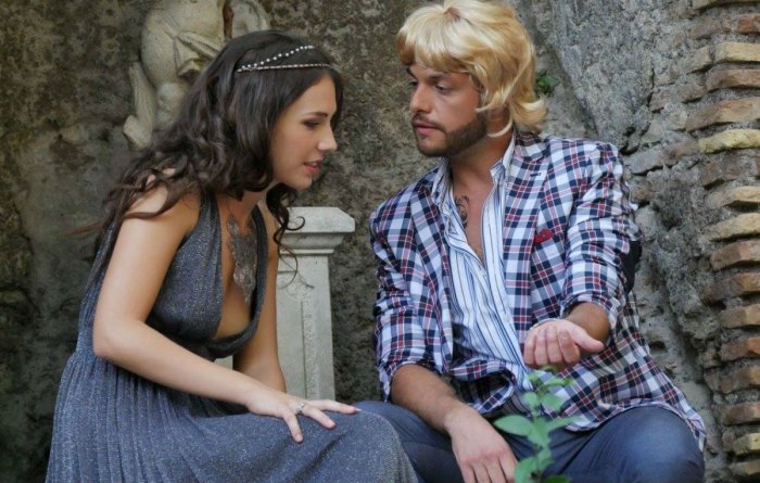 Romolo + Giuly: raccontare i difetti di Roma dal punto di vista dei romani