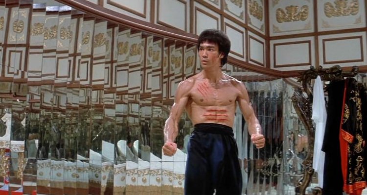 Il Protagonista Del Film I Tre Dell'operazione Drago