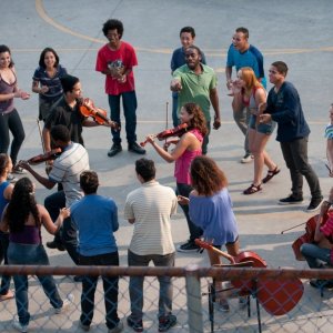 Il maestro di violino: una scena di gruppo del film