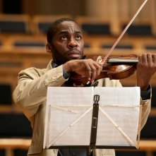 Il maestro di violino: Lazaro Ramos in una scena del film