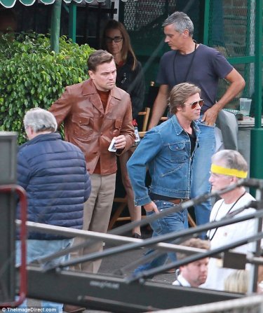C'era una volta a... Hollywood: Leonardo DiCaprio e Brad Pitt sul set