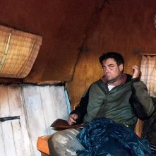 Escape at Dannemora: Benicio Del Toro in una scena