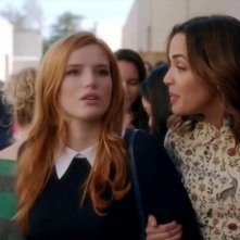 Famous in love: Bella Thorne e Georgie Flores in una foto della serie