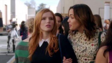 Famous in love: Bella Thorne e Georgie Flores in una foto della serie