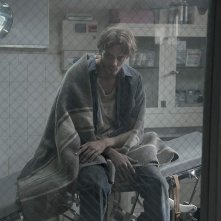 Castle Rock: Bill Skarsgård in una scena