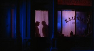 Inferno: il negozio di Kazanian in una scena del film di Dario Argento