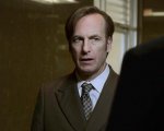 Better Call Saul: Bob Odenkirk si spoglia per annunciare la quinta stagione!
