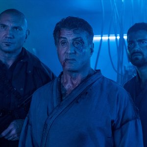 Escape Plan 2 - Ritorno all'inferno: Sylvester Stallone e Jesse Metcalfe in una scena del film