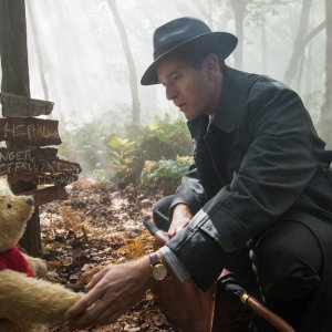 Ritorno al Bosco dei 100 Acri: Ewan McGregor in una scena del film
