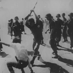 Ora e sempre riprendiamoci la vita: la repressione della polizia