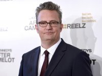 Matthew Perry è ricoverato in ospedale dopo aver subito un intervento