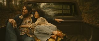 Blaze: Alia Shawkat e Ben Dickey in una scena