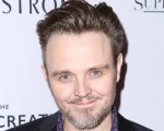 Eve: Matthew Newton rinuncia alla regia dopo le accuse di violenza