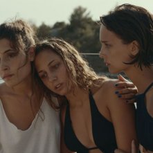 Likemeback: Denise Tantucci, Angela Fontana e Blu Yoshimi in una scena del film
