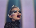Natalie Portman: nella prima foto di Vox Lux il look è quello di Black Swan