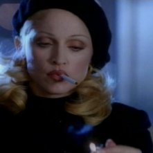 Madonna nel video di Bad Girl, diretto da David Fincher