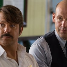 Driven: Corey Stoll e Jason Sudeikis in una scena del film
