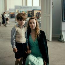 Opera senza autore: Cai Cohrs e Saskia Rosendahl in una scena del film