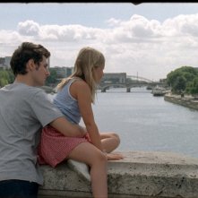 Amanda: Isaure Multrier e Vincent Lacoste in un'immagine del film