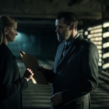 Dark Crimes: Jim Carrey ed Eleni Roussinou in una scena del film
