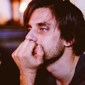 Ricordi?: Luca Marinelli in un momento del film